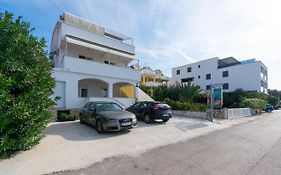 Apartment Mandre 4093B
